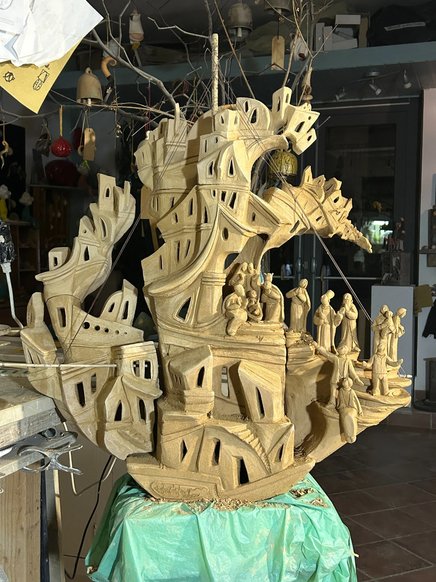 Il Presepe 2025 nella bottega, durante la realizzazione